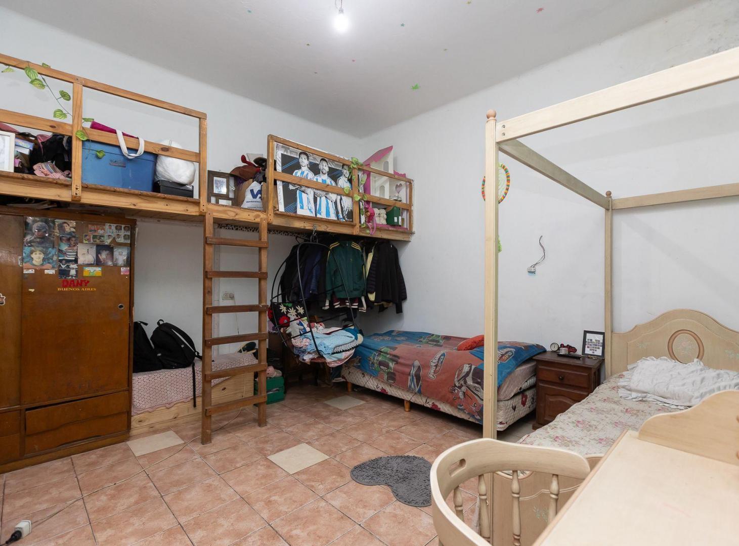 Foto de VENTA CASA MULTIFAMILIAR 7 AMBIENTES VILLA LUGANO, imagen 1