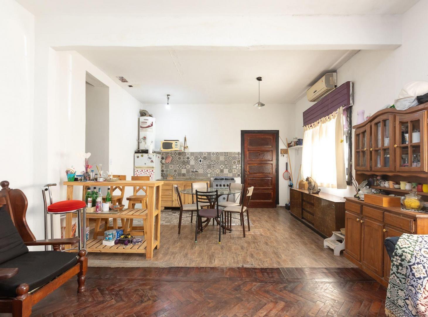 Foto de VENTA CASA MULTIFAMILIAR 7 AMBIENTES VILLA LUGANO, imagen 3