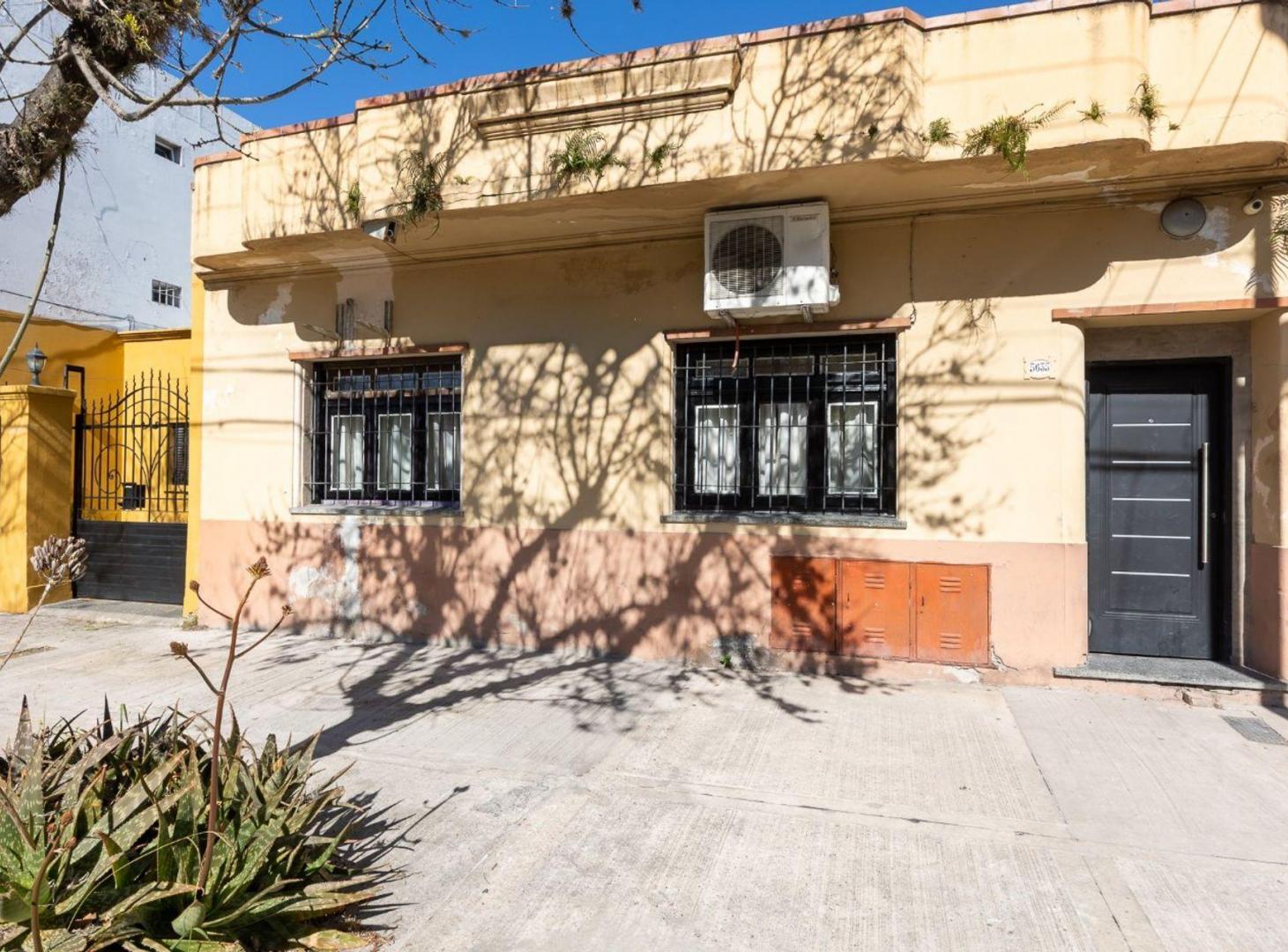 Foto de VENTA CASA MULTIFAMILIAR 7 AMBIENTES VILLA LUGANO, imagen 2