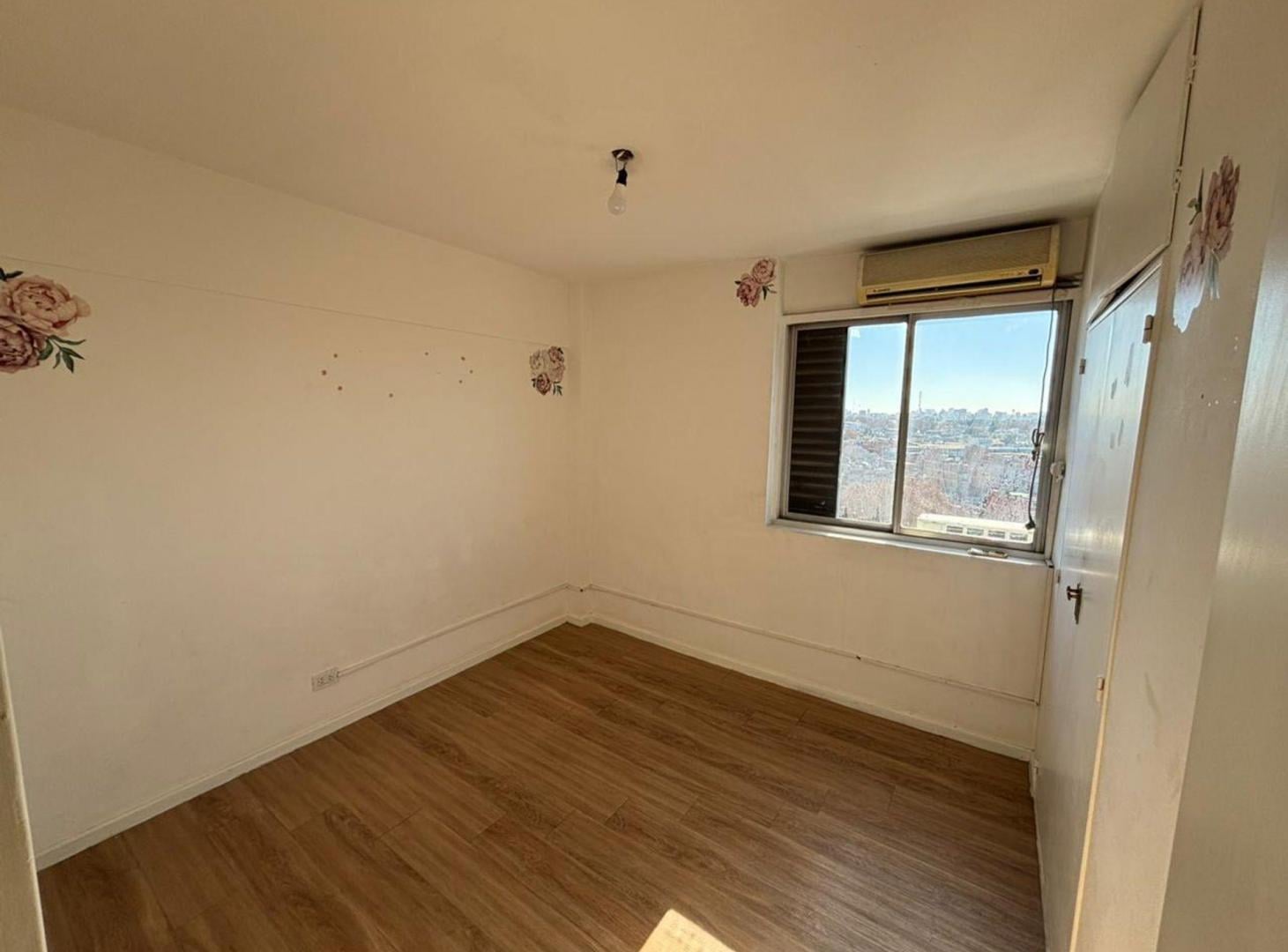 Foto de VENTA DEPARTAMENTO 4 AMBIENTES C/ COCHERA PATERNAL, imagen 1