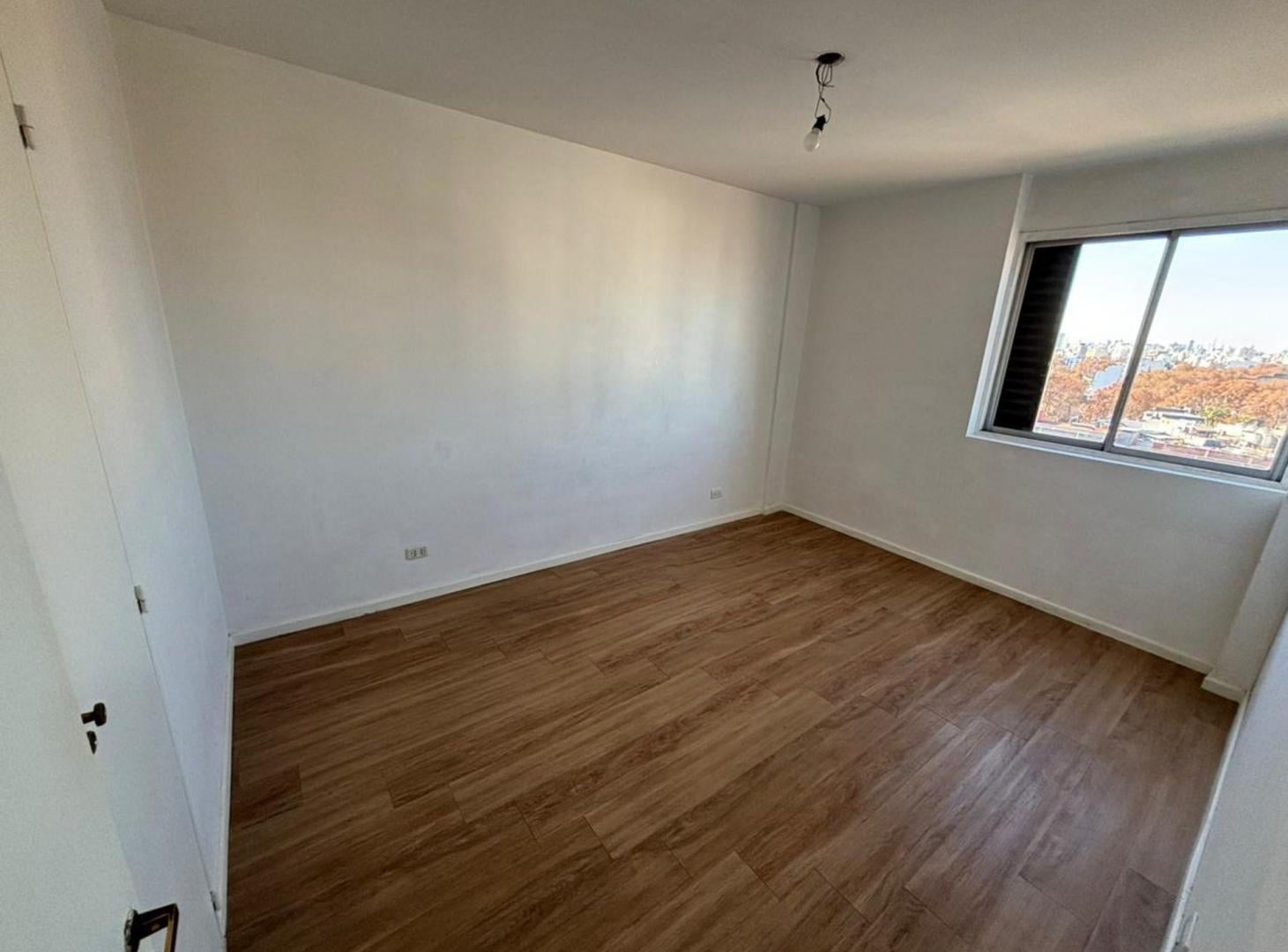Foto de VENTA DEPARTAMENTO 4 AMBIENTES C/ COCHERA PATERNAL, imagen 5