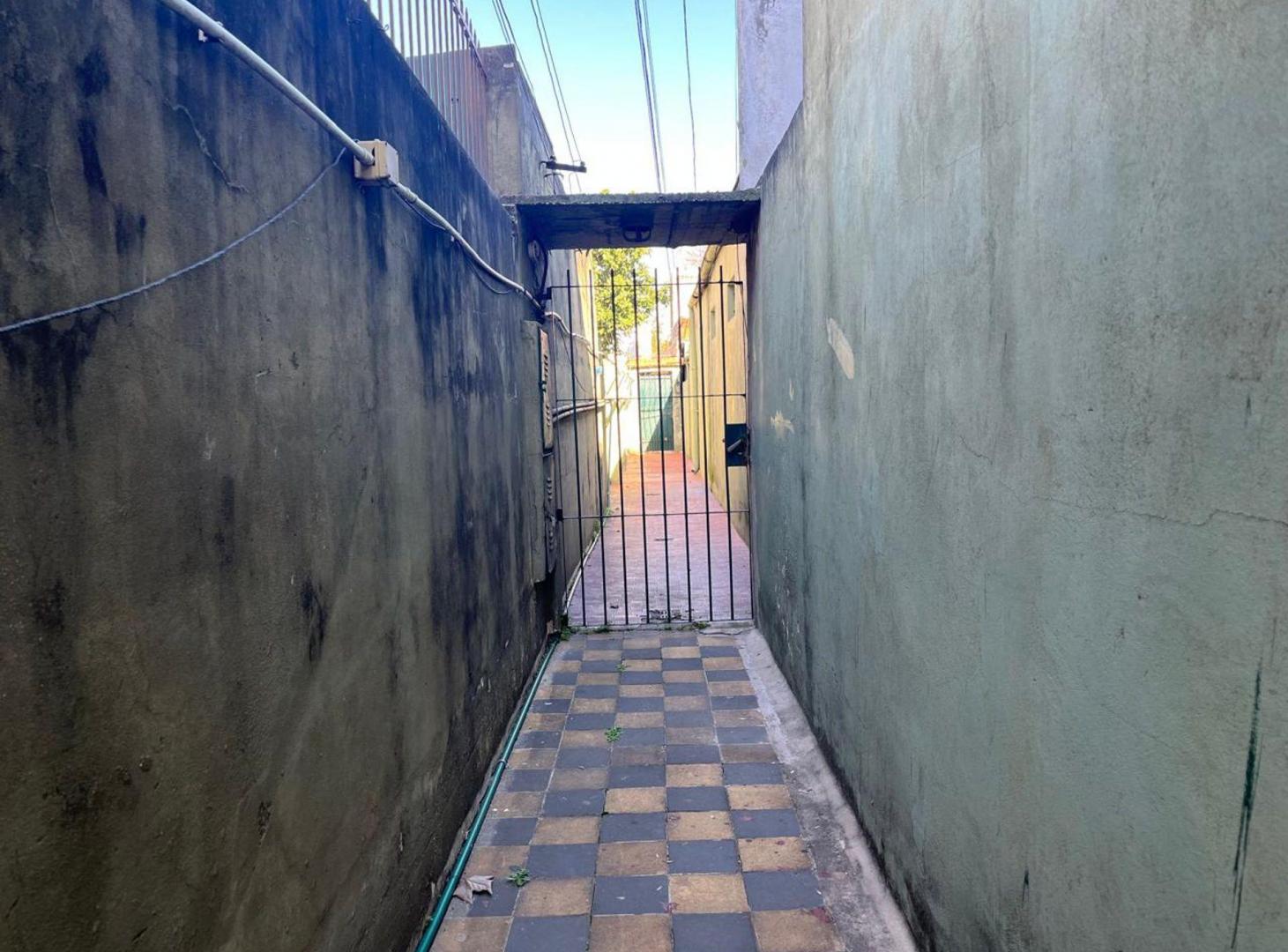 Foto de Casa 4 ambientes VENTA Lanús Oeste Patio Terraza, imagen 4