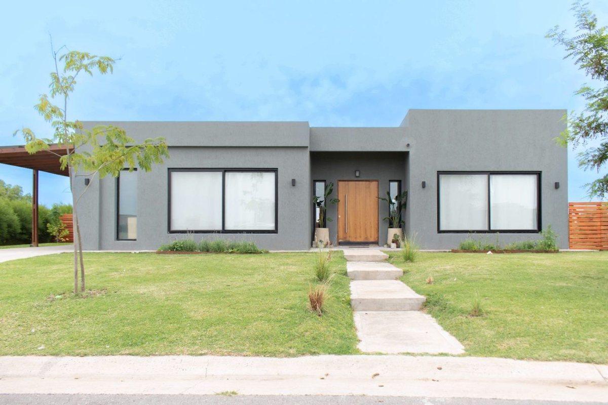 Foto de Casa 4 ambientes venta San Sebastián vista laguna, imagen 2