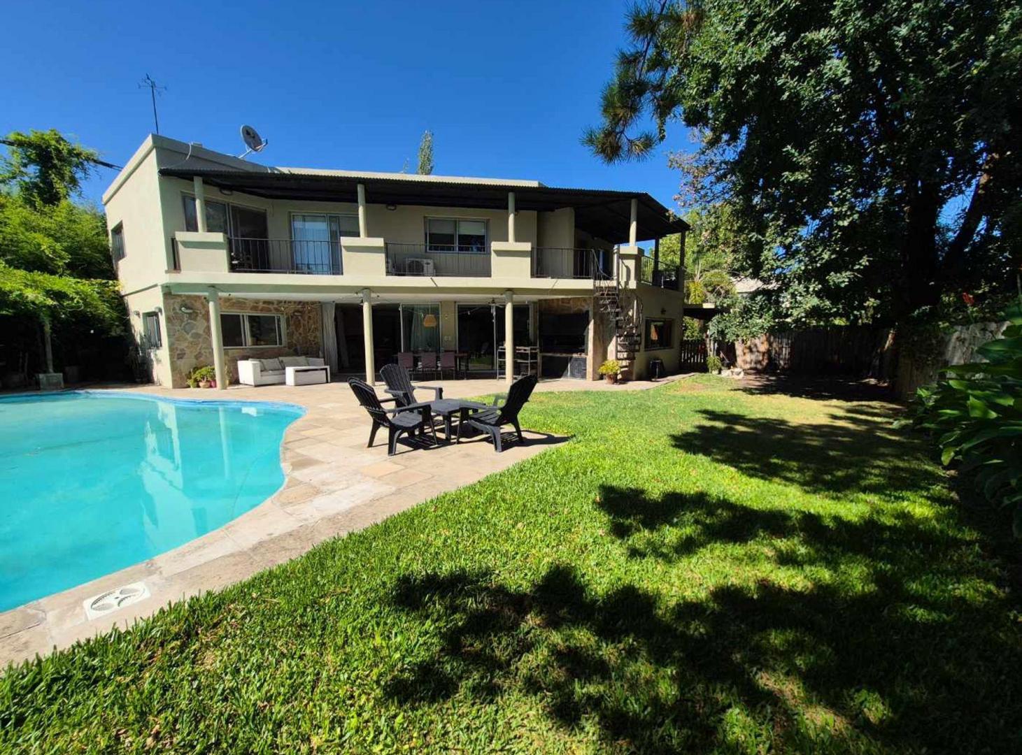 Foto de Casa 10 Ambientes VENTA Escobar Aranzazu Piscina, imagen 1