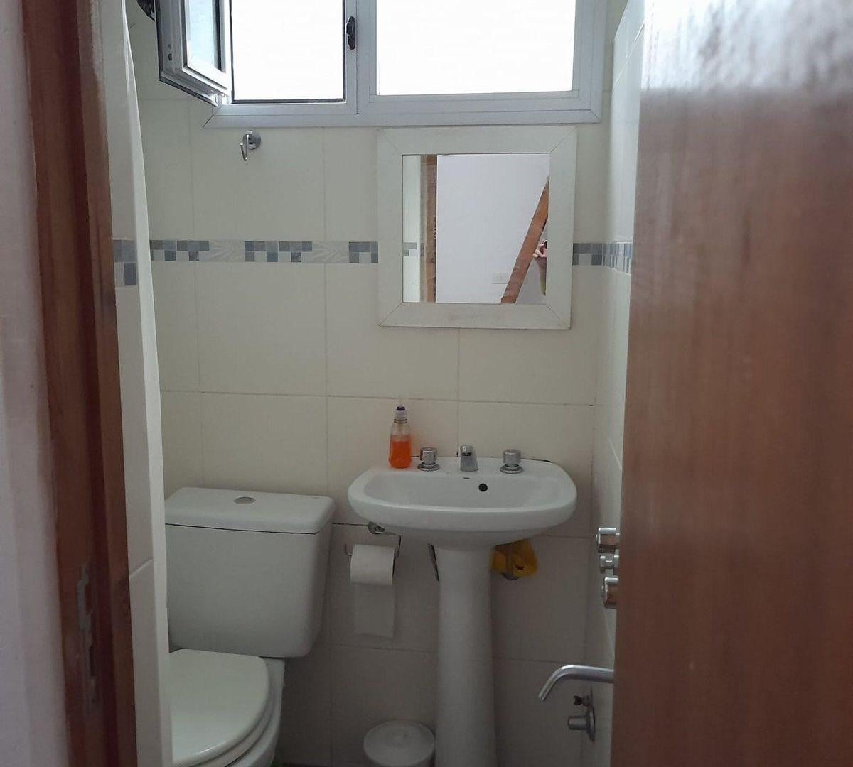 Foto de PH Alquiler Monoambiente OLIVOS-consultorio-taller, imagen 3