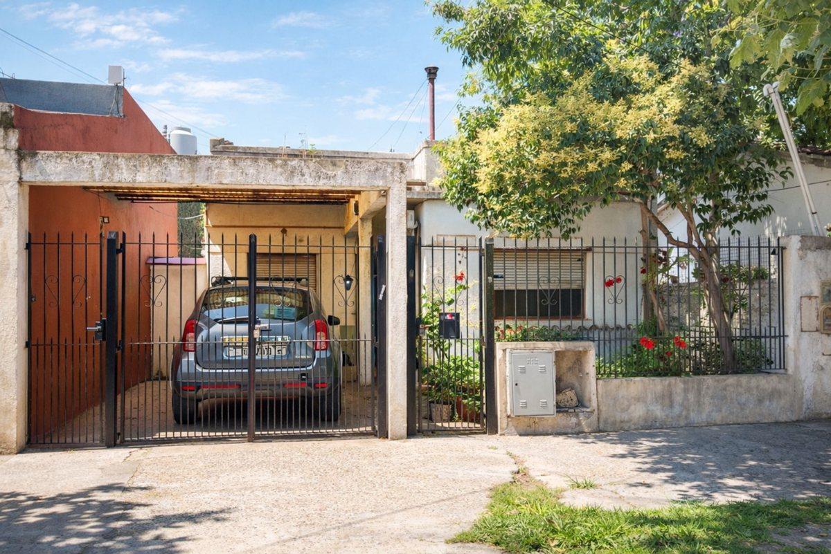 Foto de VENTA LOTE CON 3 VIVIENDAS SARANDÍ. TERRAZA JARDIN, imagen 4