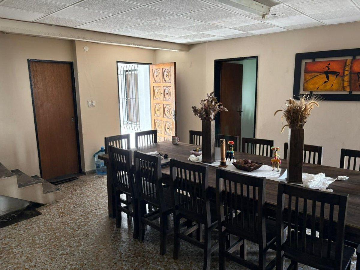 Foto de CASA 5 AMBIENTES VENTA CASTELAR COCHERA JARDIN, imagen 1