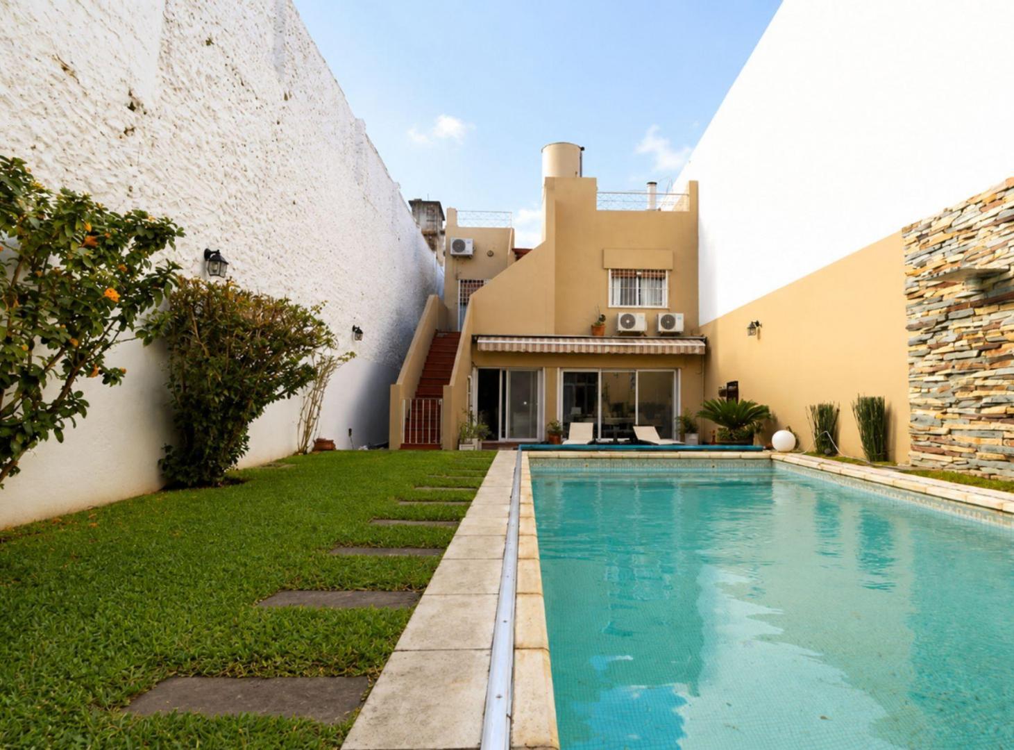 Foto de Venta Casa 4 ambientes Mataderos c/Pileta, Quincho, imagen 3