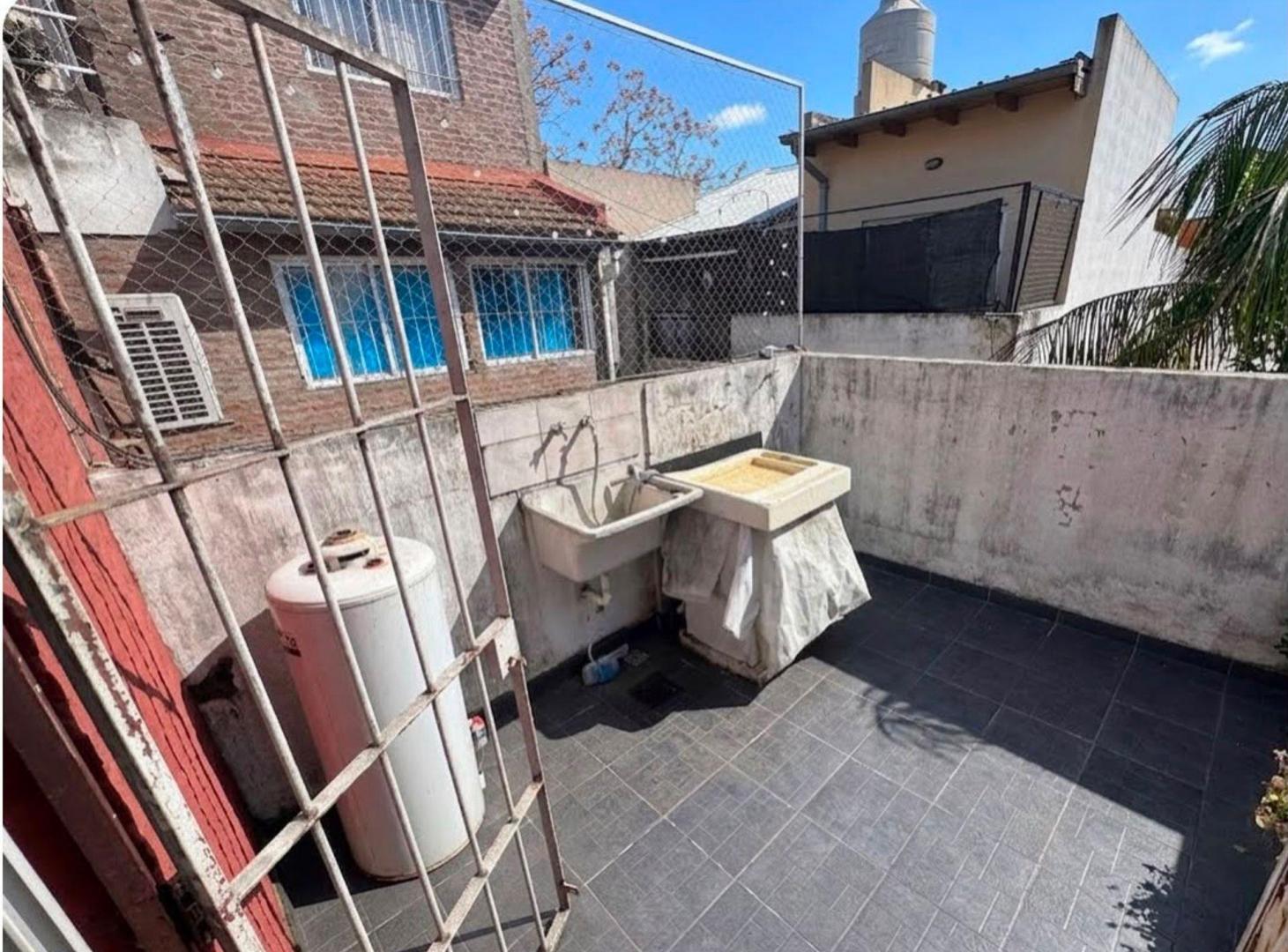 Foto de Venta PH 2 ambientes villa pueyrredon, imagen 5