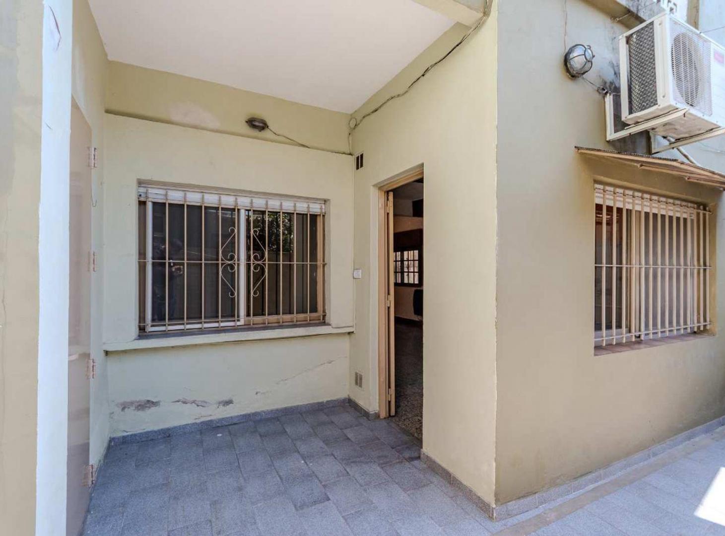 Foto de PH 2 AMBIENTES VENTA EN VILLA LUGAN S/AVCASTAÑARES, imagen 4