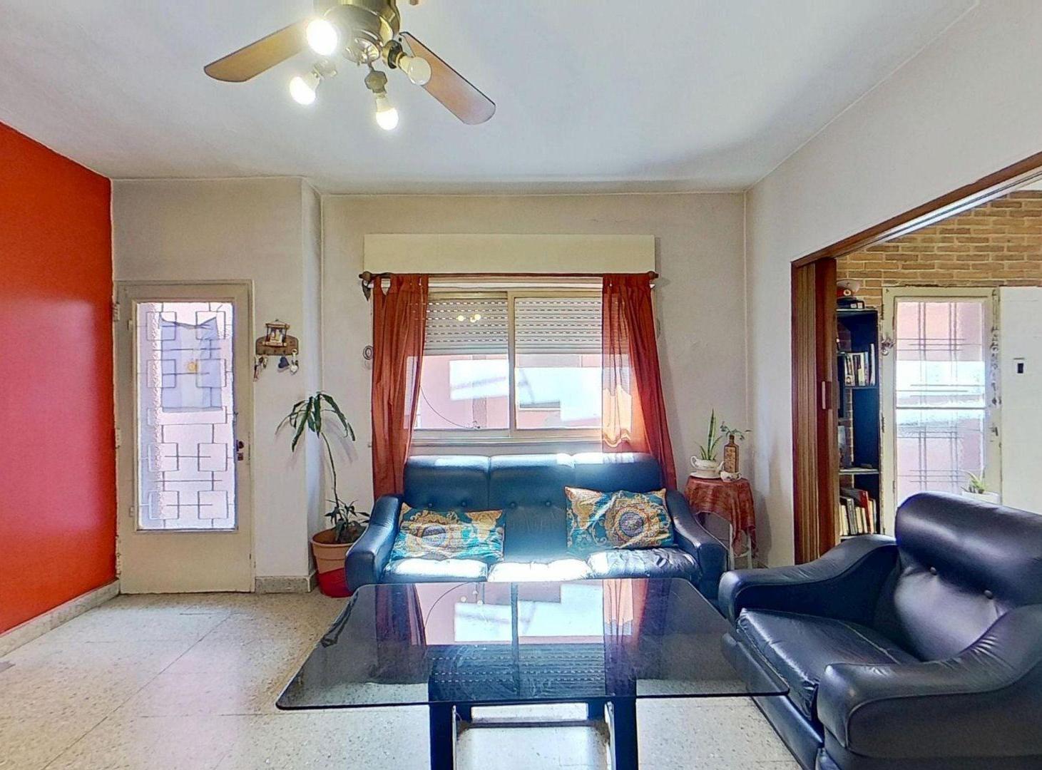 Foto de PH EN VENTA 3 AMBIENTES + DEPENDENCIA EN POMPEYA, imagen 1