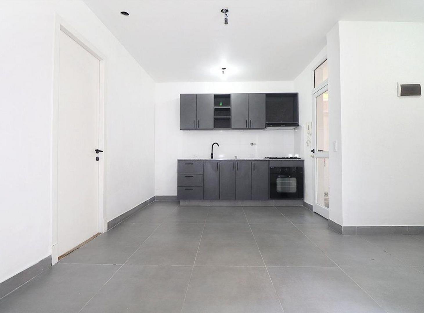 Foto de VENTA PH 3 AMBIENTES A NUEVO 2 PATIOS V PUEYRREDON, imagen 1