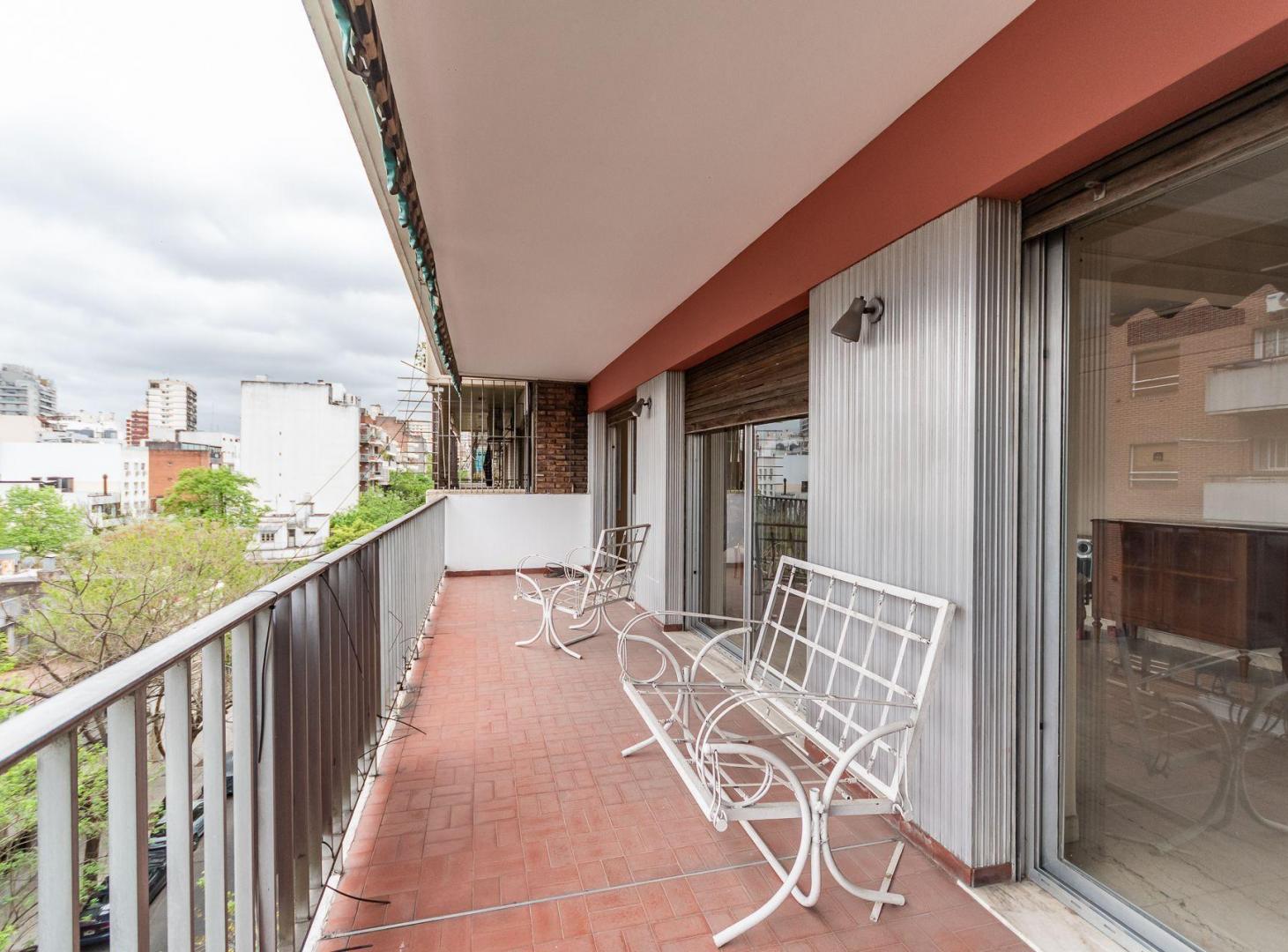 Foto de DEPARTAMENTO 6 AMBIENTES VENTA CABALLITO COCHERA, imagen 2