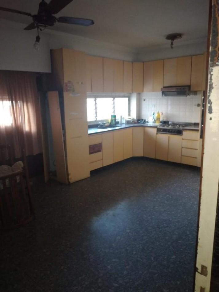 Casa con Locales Al Frente - Centro San Martin. 5