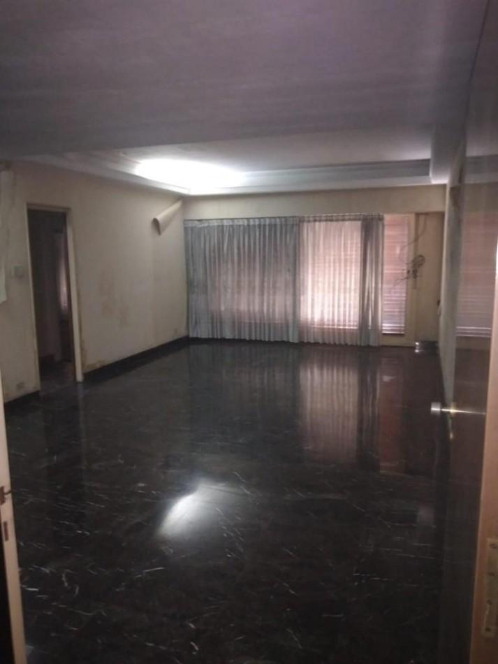 Casa con Locales Al Frente - Centro San Martin. 4