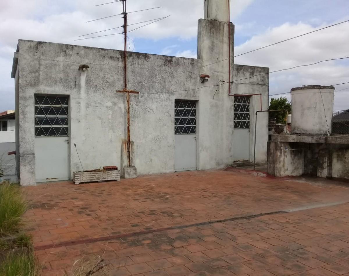 Casa 5 Ambientes + Local - San Andres 5