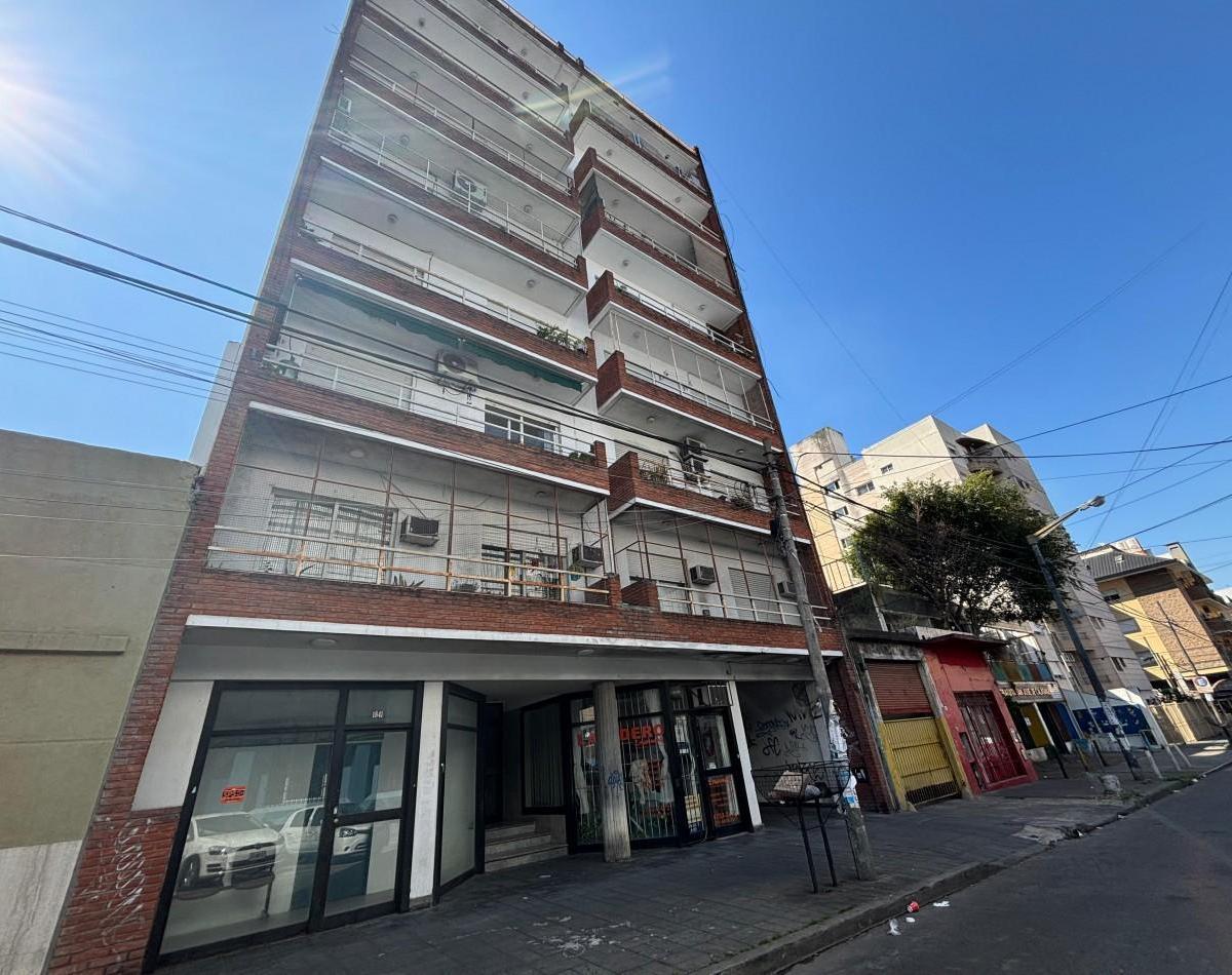 Depto 2 Ambientes con Patio Pb. - Centro San Martin 4