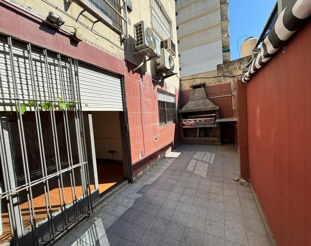 Depto 2 Ambientes con Patio Pb. - Centro San Martin 3