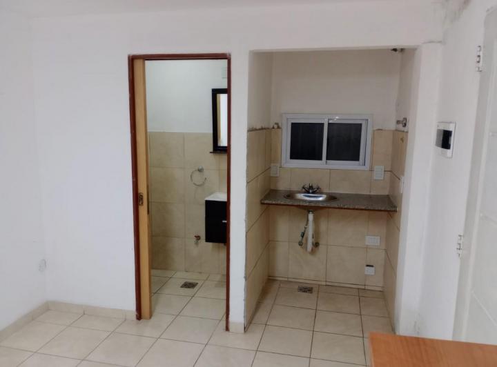 Foto de OFICINA / CONSULTORIO CENTRICO - Villa Ballester, imagen 3