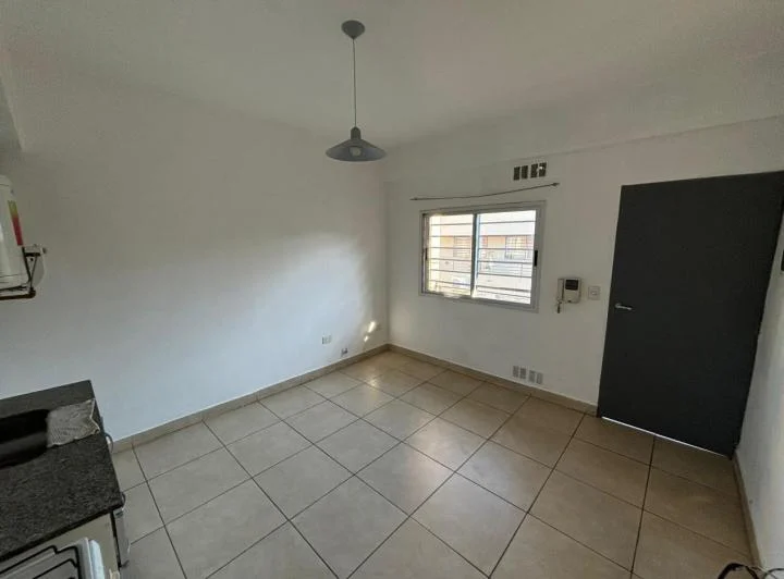 Excelente departamento de 2 ambientes en alquiler - San Andres 3