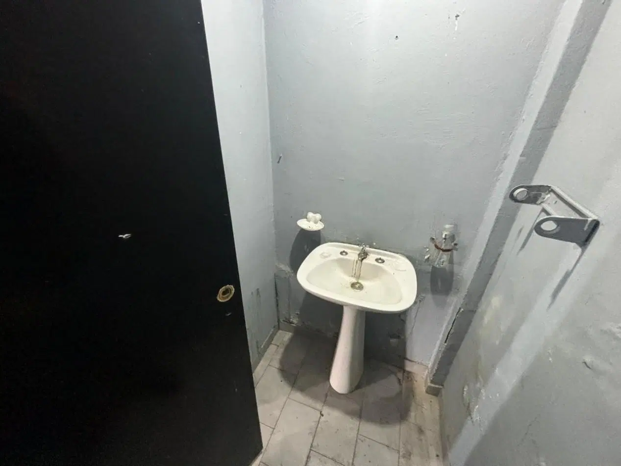 Exclusivo local en zona comercial en alquiler - San Martin 3