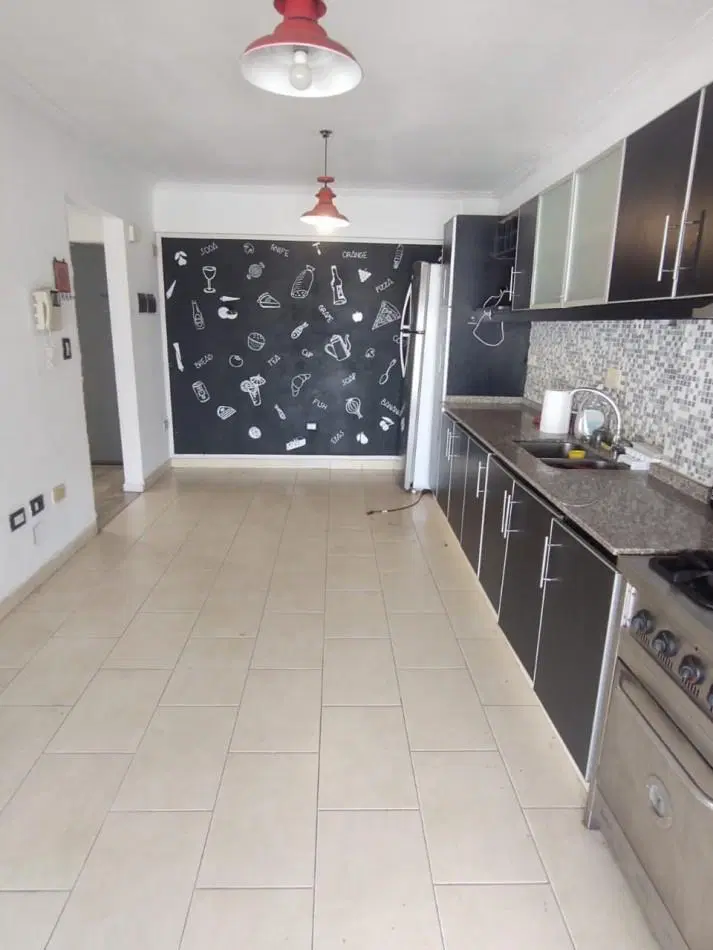 Excelente departamento de 4 ambientes tipo duplex con cochera y baulera en venta - San Martin centro 2