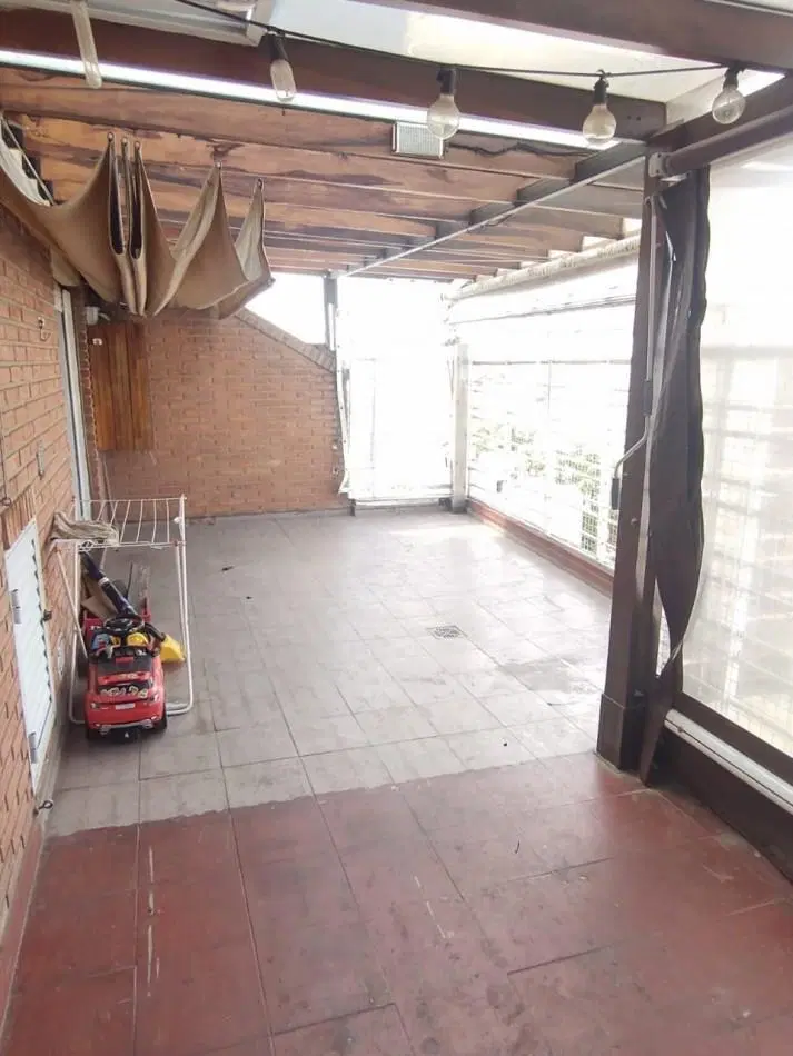 Excelente departamento de 4 ambientes tipo duplex con cochera y baulera en venta - San Martin centro 4