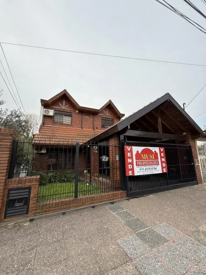 Casa De 5 Ambientes - Villa Ballester 1