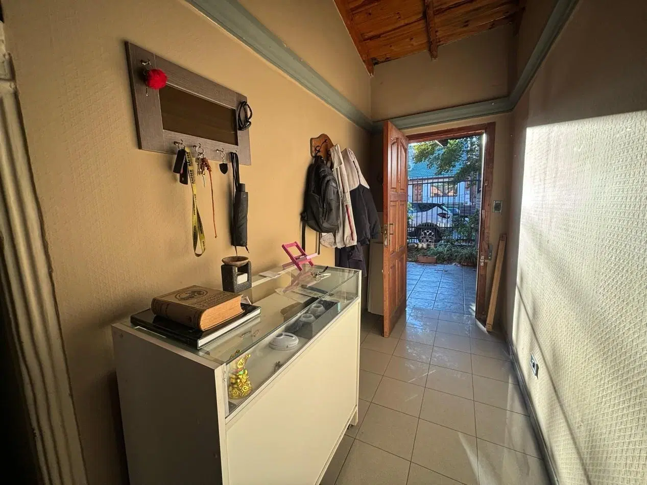 Hermosa casa de 4 ambientes en venta - San Martin 5
