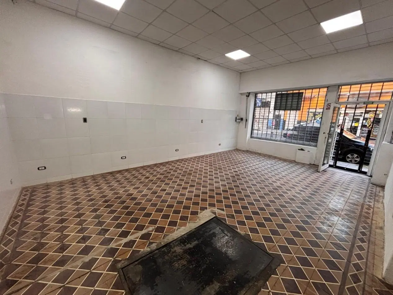 Excelente Local comercial en alquiler - San Martin 5