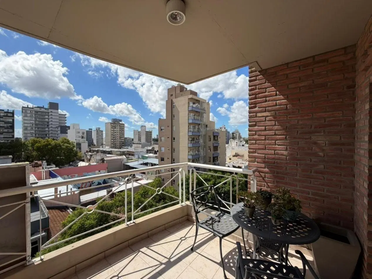 Departamento de 4 ambientes de categoria CON COCHERA en venta - San Martin centro 4