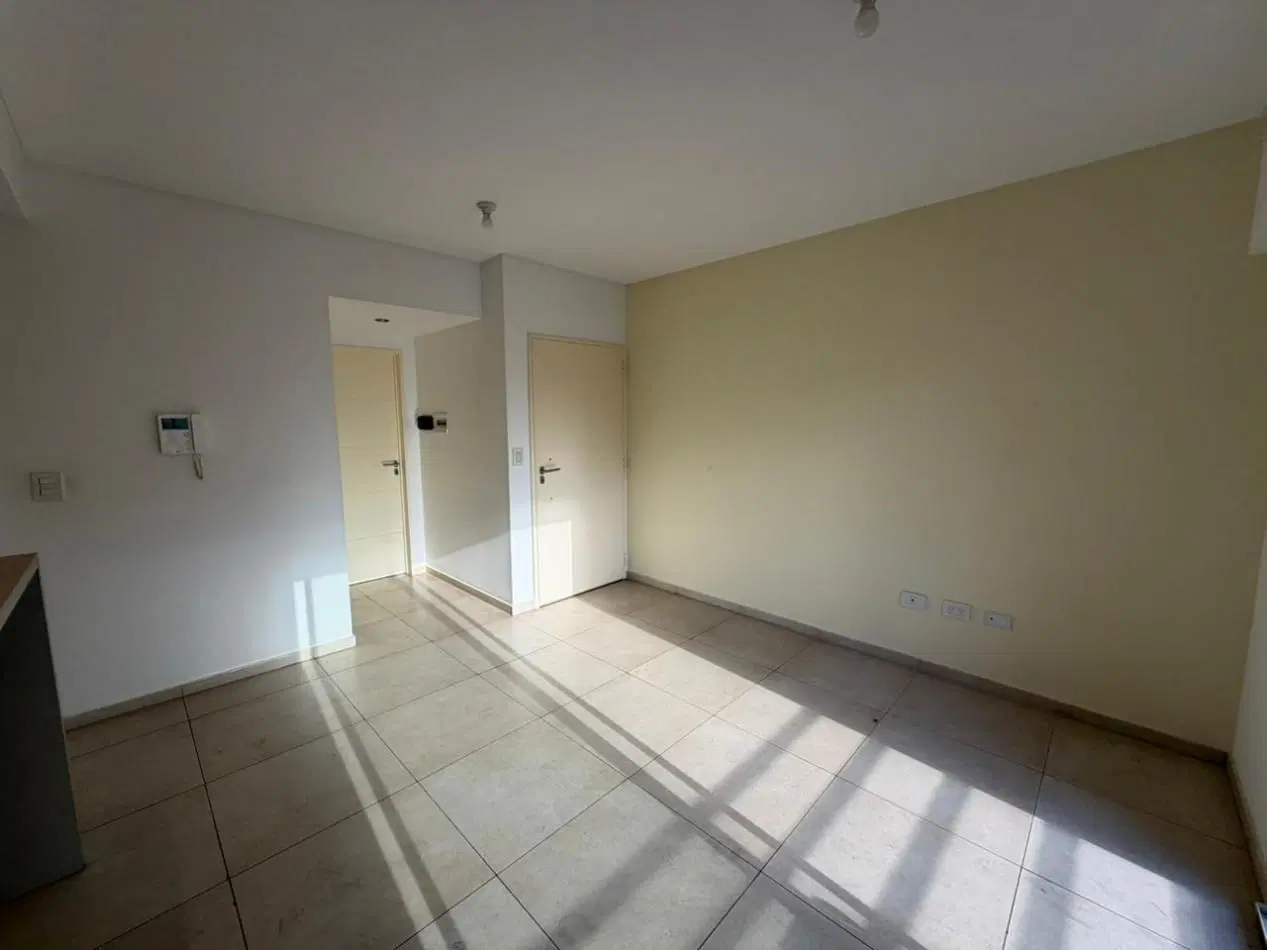 Hermoso departamento de 2 ambientes en venta - San Martin 4