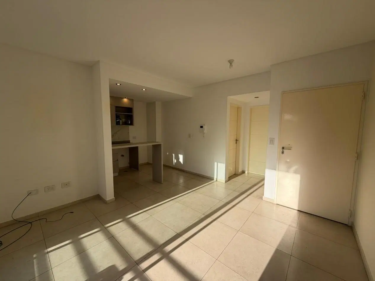 Hermoso departamento de 2 ambientes en venta - San Martin 5