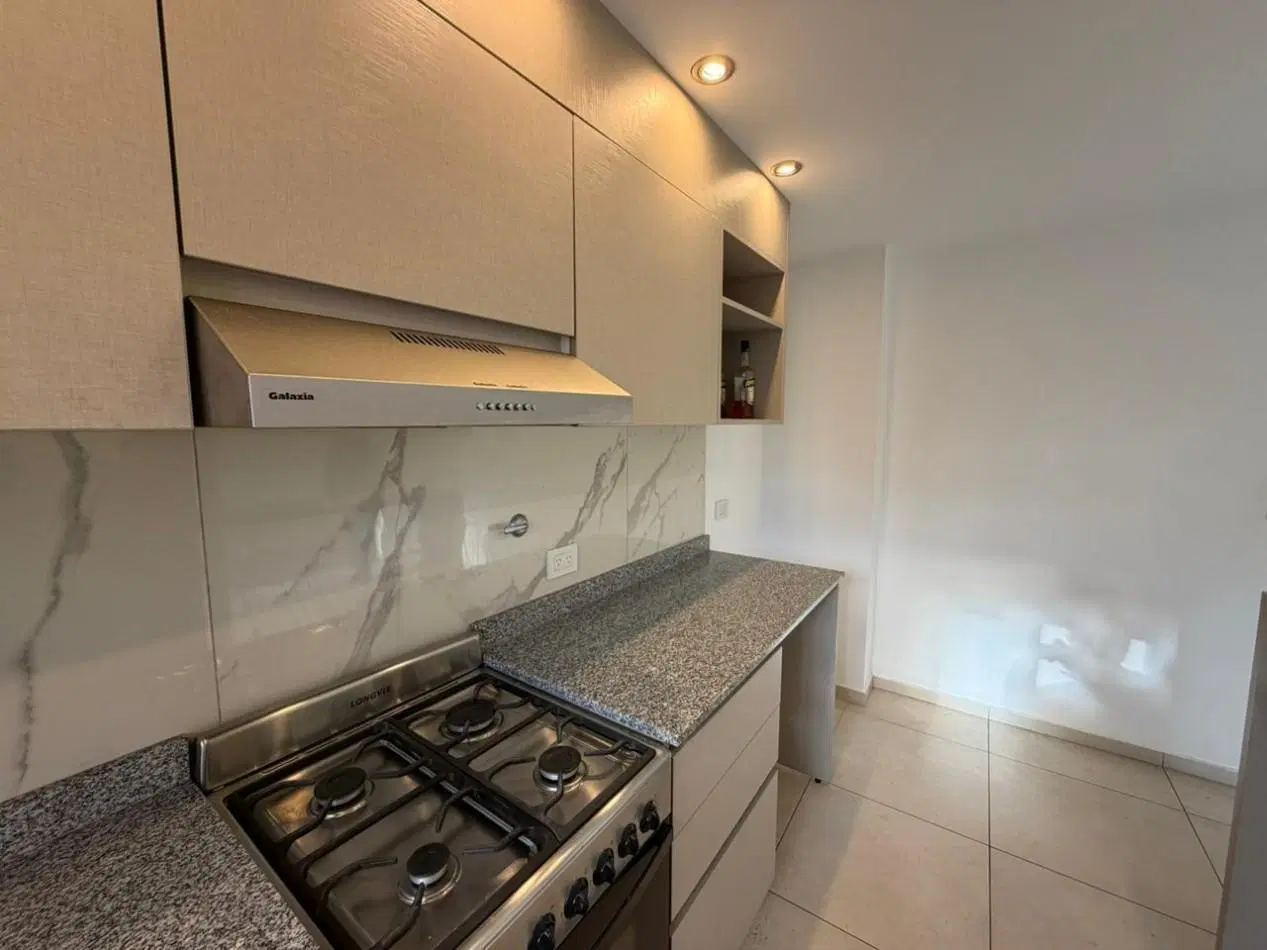 Hermoso departamento de 2 ambientes en venta - San Martin 3