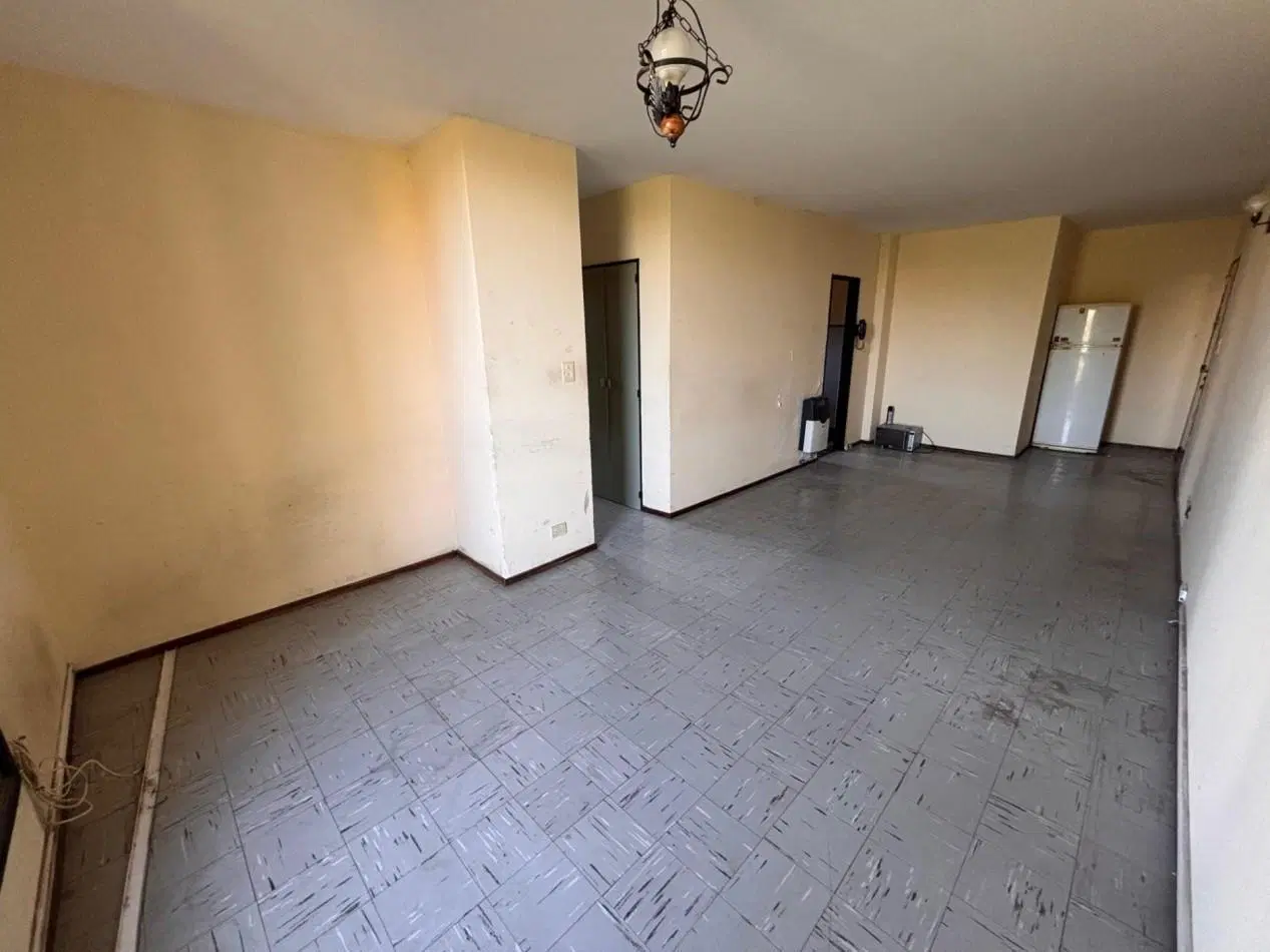 Depto 3 amb. a Reciclar. 4