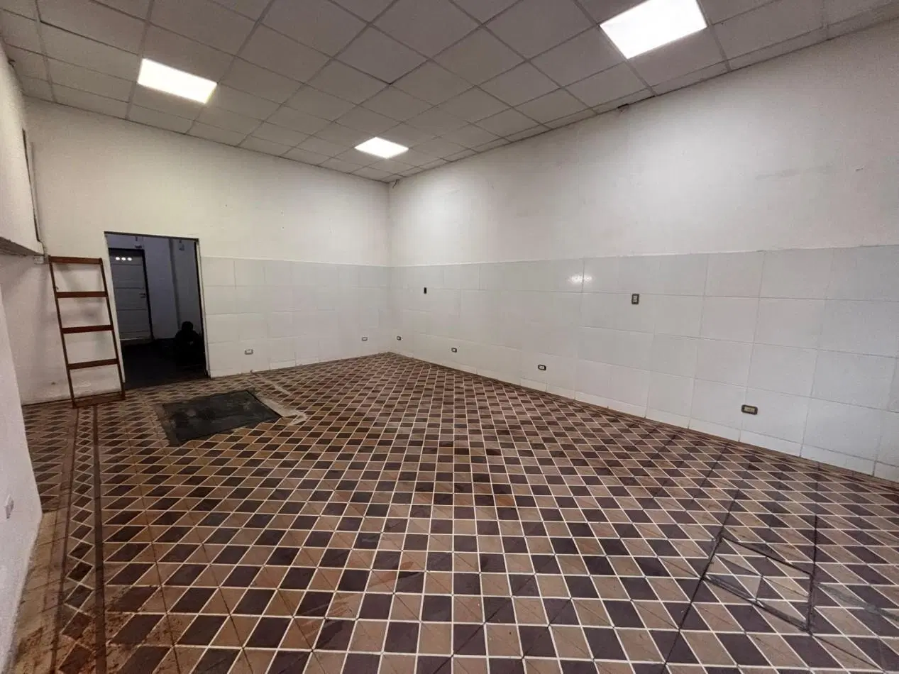 Excelente Local comercial en alquiler - San Martin 4