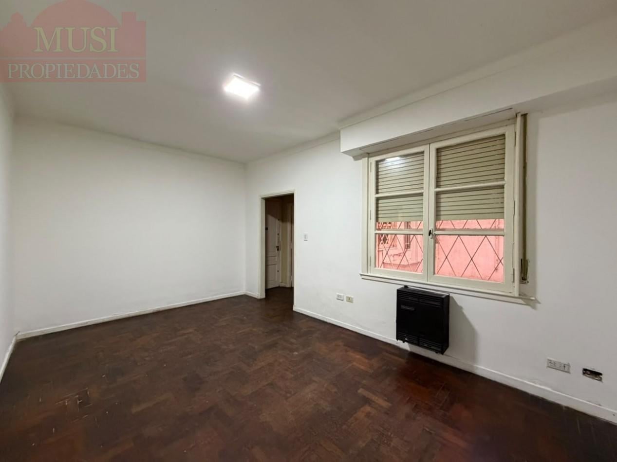 Foto de Departamento de 3 ambientes en Planta Baja en venta - San Martin, imagen 2