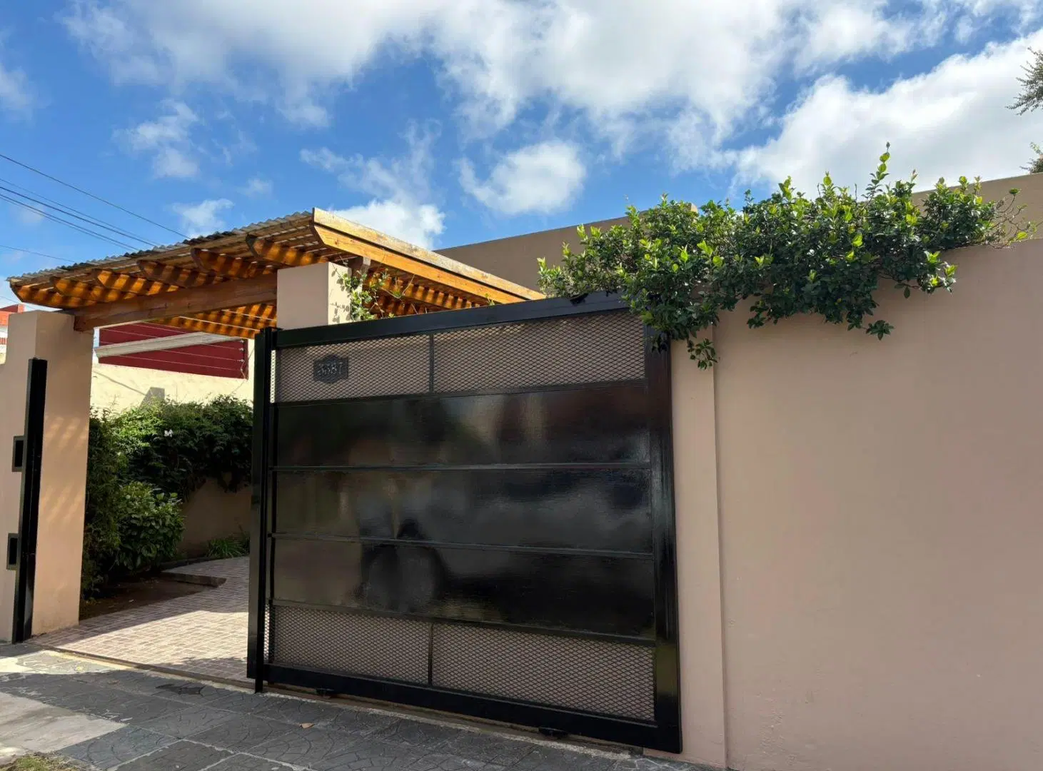 CHATEL EN VENTA CASTELAR NORTE 4