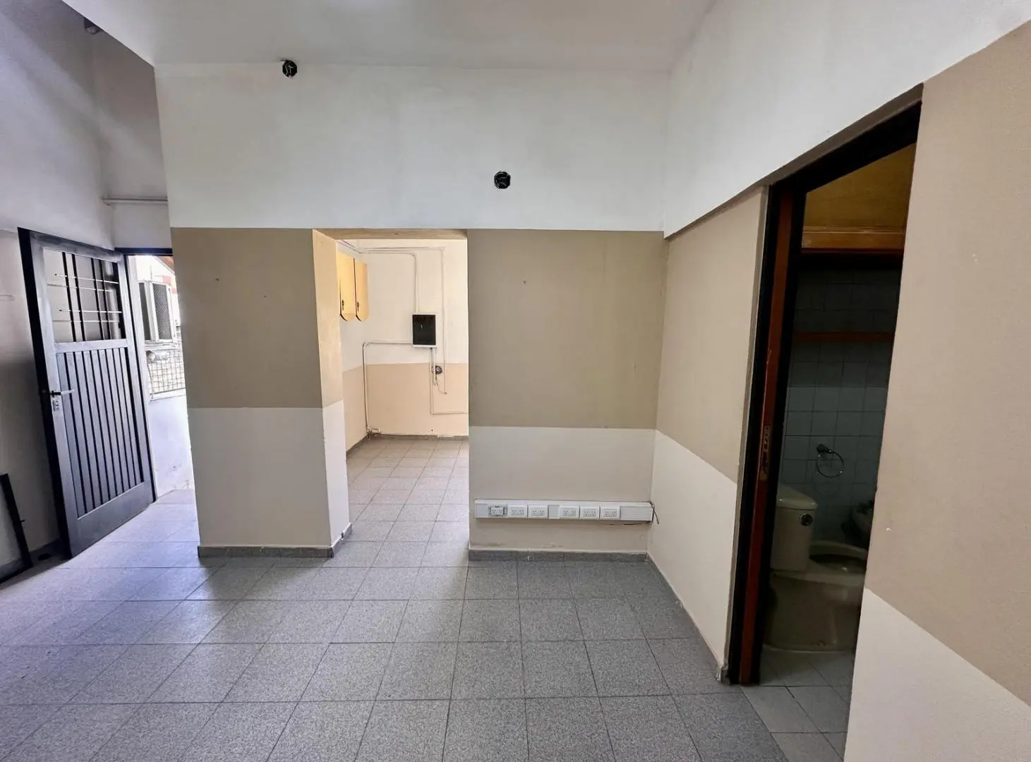 PH multifamiliar (para 3 familias) o ideal para quien busque tener espacio para oficina 4