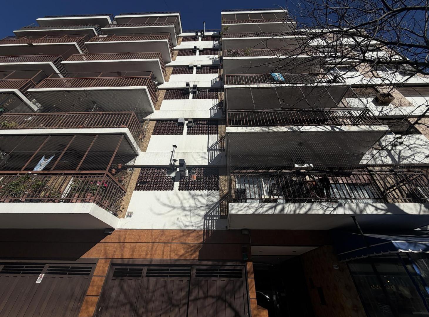 Foto de Excelente estado "INIGUALABLE" Con BALCON AL FRENTE, imagen 1