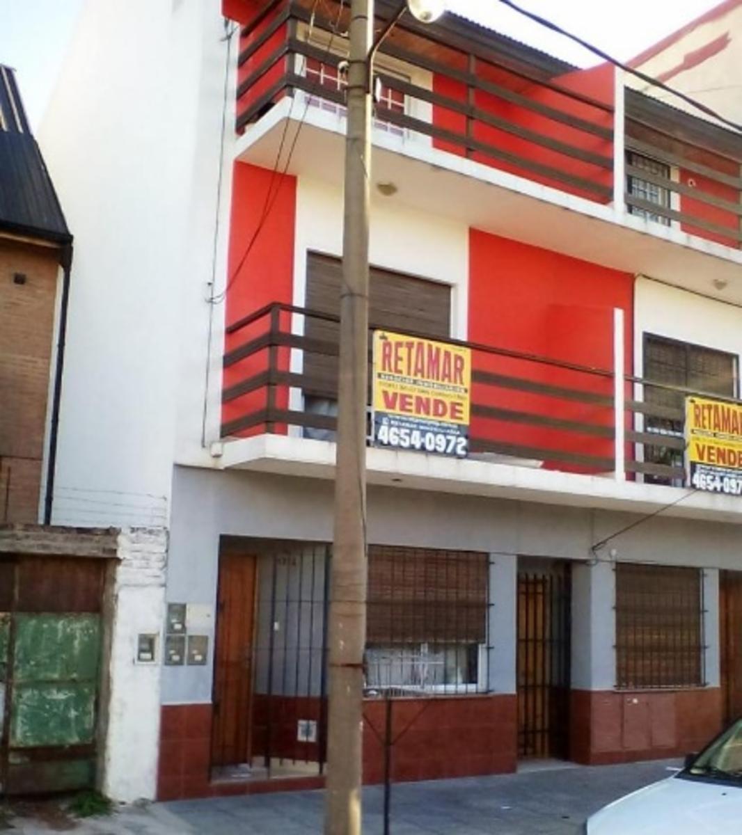Triplex 4 Ambientes Al Frente