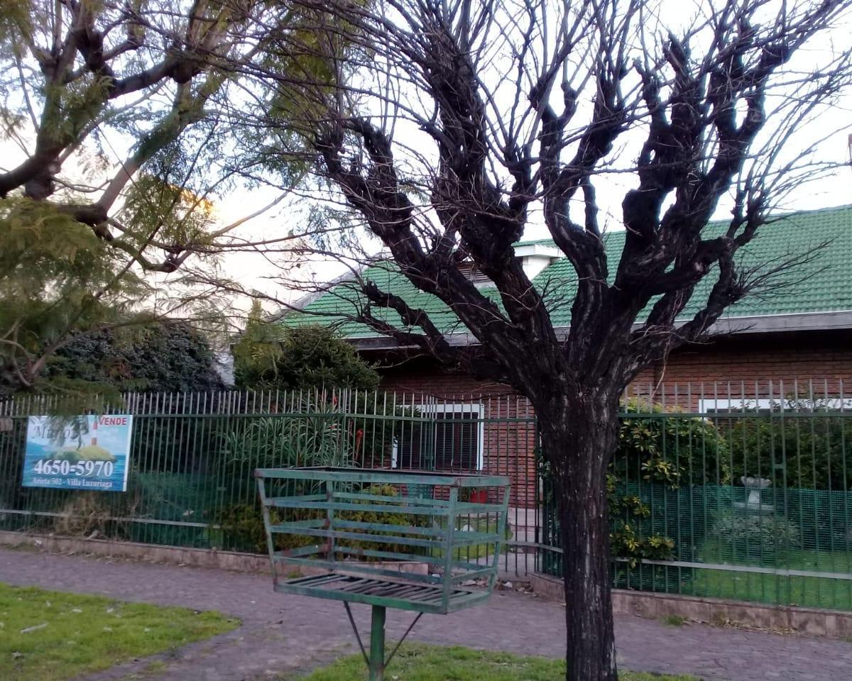 Chalet 4 ambientes con dependencia