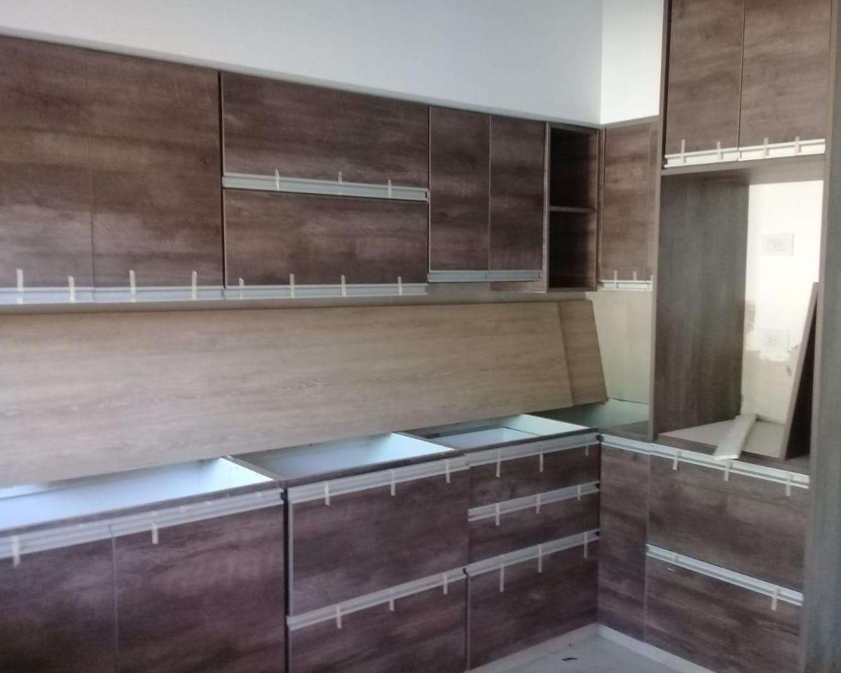 Triplex de 4 Ambientes con Cochera y Fondo