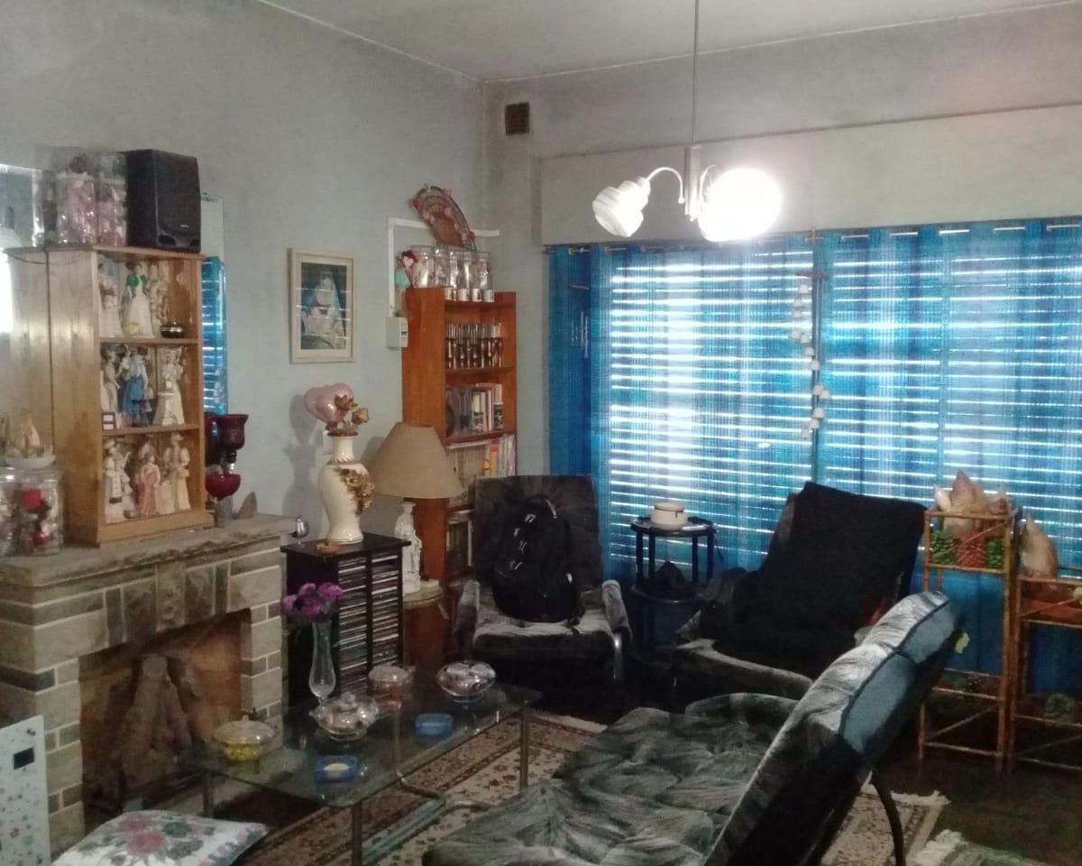 Foto de Casa 3 ambientes con garaje, sobre lote de 237 m2, imagen 2
