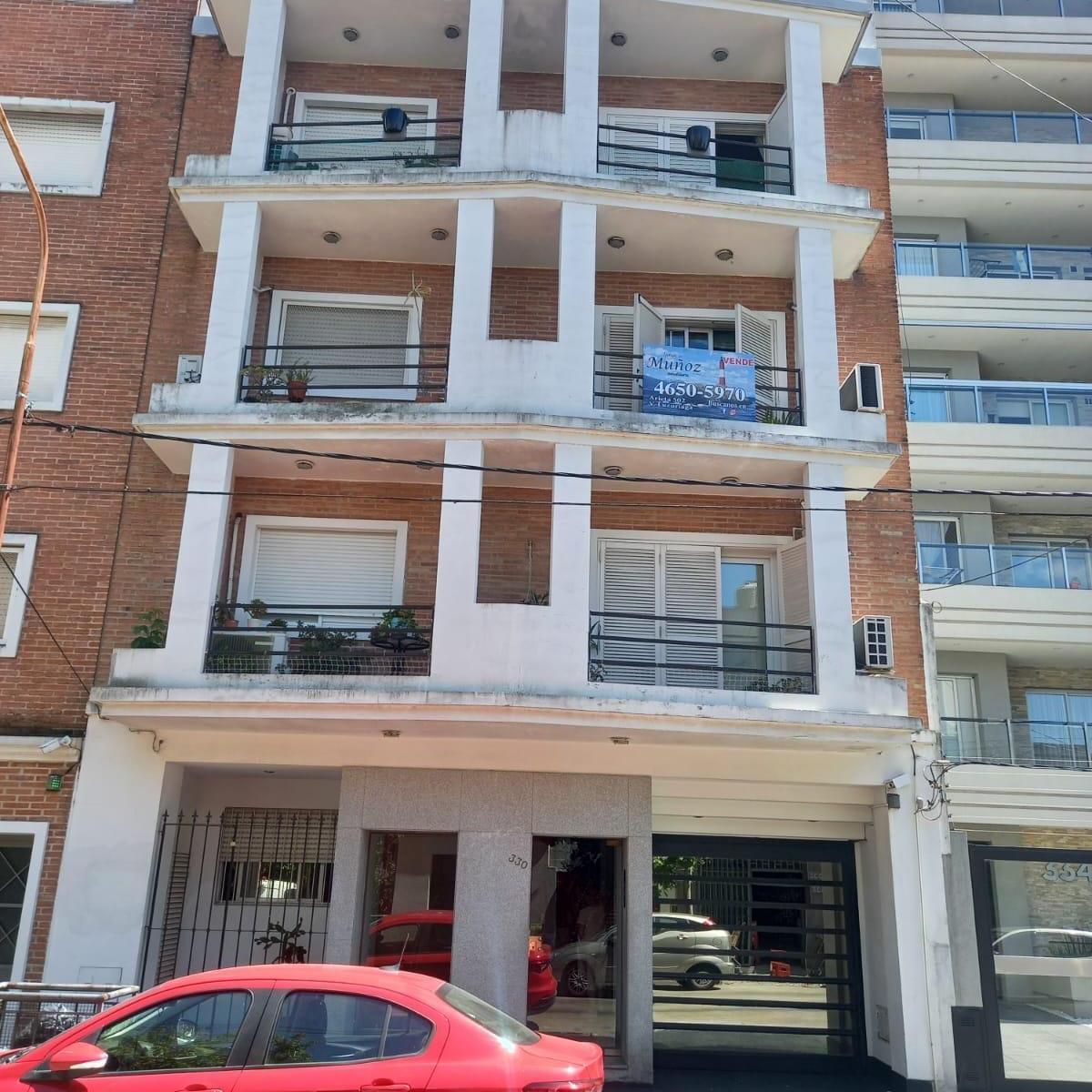 Semipiso de 3 Ambientes con Cochera y Baulera. Excelente Ubicación. 1