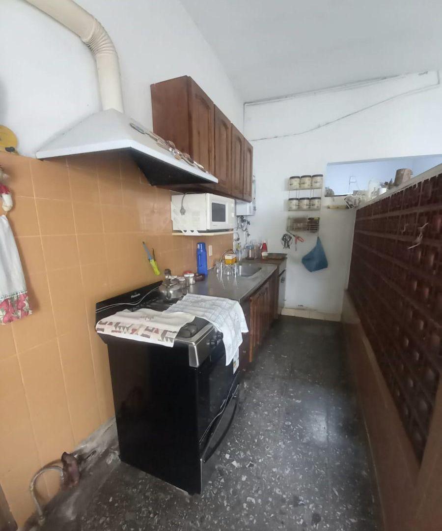 Foto de Casa Multifamiliar. PB 2 locales, monoambiente, garage p/ 3 autos y, imagen 3