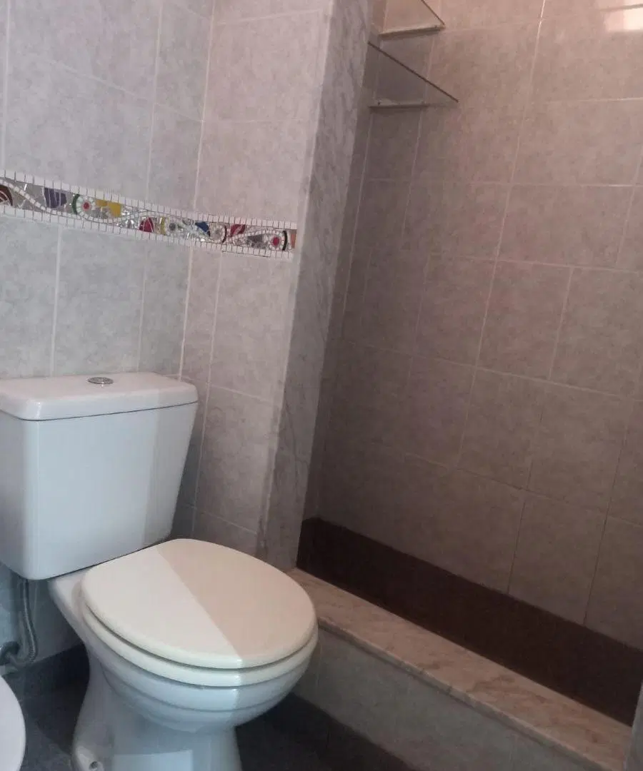 OFICINA PARA USO PROFESIONAL Y/O COMERCIAL. PLANTA BAJA CON ENTRADA INDEPENDIENTE. 5