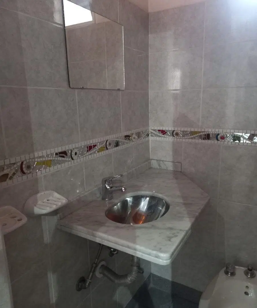OFICINA PARA USO PROFESIONAL Y/O COMERCIAL. PLANTA BAJA CON ENTRADA INDEPENDIENTE. 5