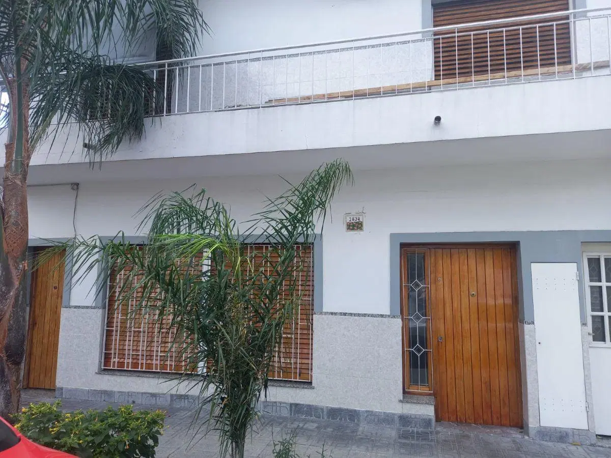 OFICINA PARA USO PROFESIONAL Y/O COMERCIAL. PLANTA BAJA CON ENTRADA INDEPENDIENTE. 1