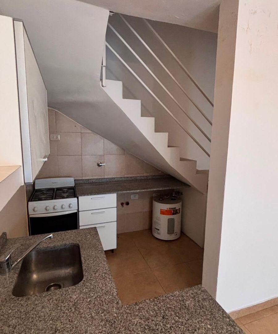 Foto de Dúplex de 2 y 1/2 ambientes con cochera. Apto crédito., imagen 5